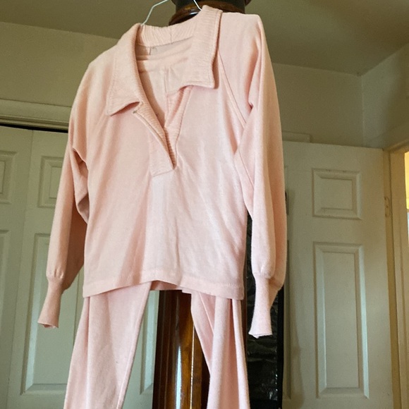 Pink 2 PCs jogger hard to discribe - Picture 2 of 8